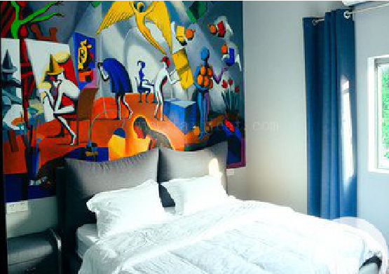  休宁对于酒店的墙体彩绘而言更注重哪些方面？